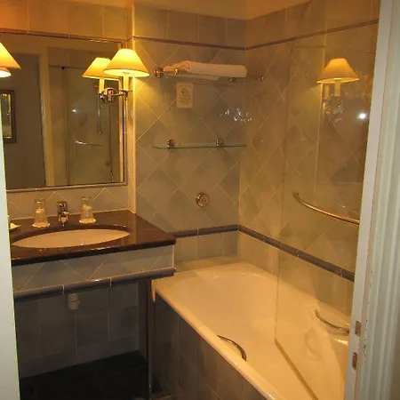 Hotel Le D'avaugour 3*