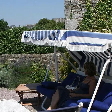 Le D'avaugour Hotel