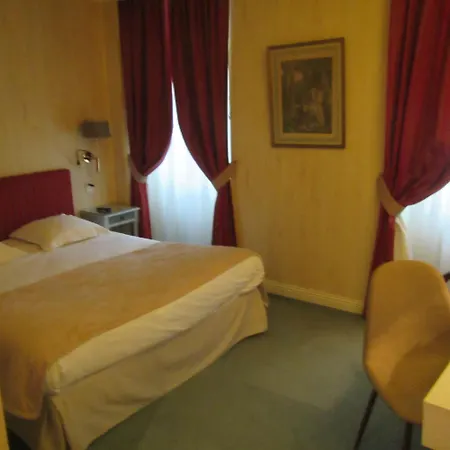 Hotel Le D'avaugour 3*